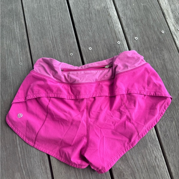 Lululemon sped up shorts 2.5 - Picture 2 of 5